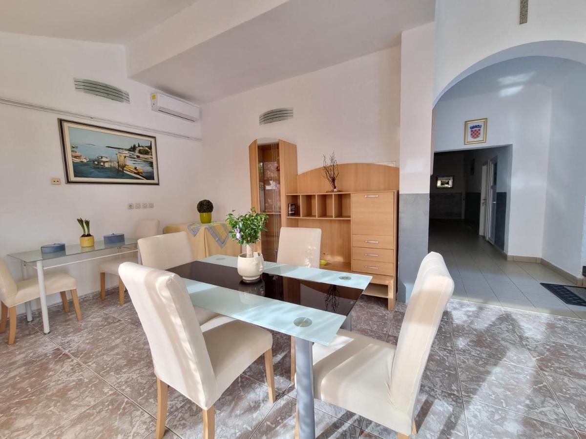 Rooms Slavica Okrug Gornji Esterno foto